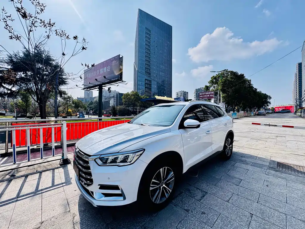 Song Pro 1.5 T Auto Luxury