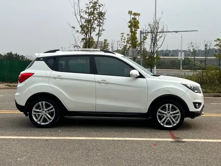 Changan CS35 1.6 L Manual Luxury