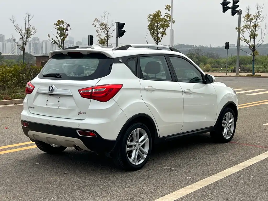 Changan CS35 1.6 L Manual Luxury