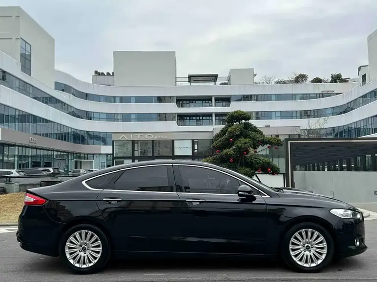 Ford Mondeo 2.0 L GTDi200 Fashion