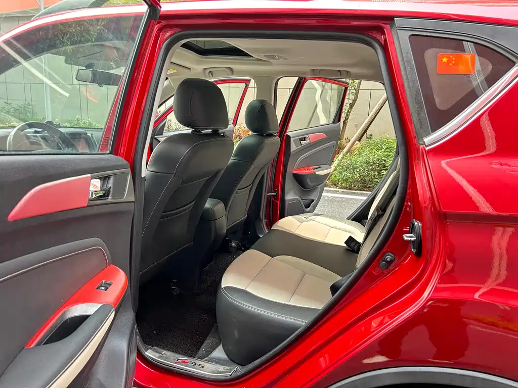 Changan CS35 1.6 L Auto Luxury