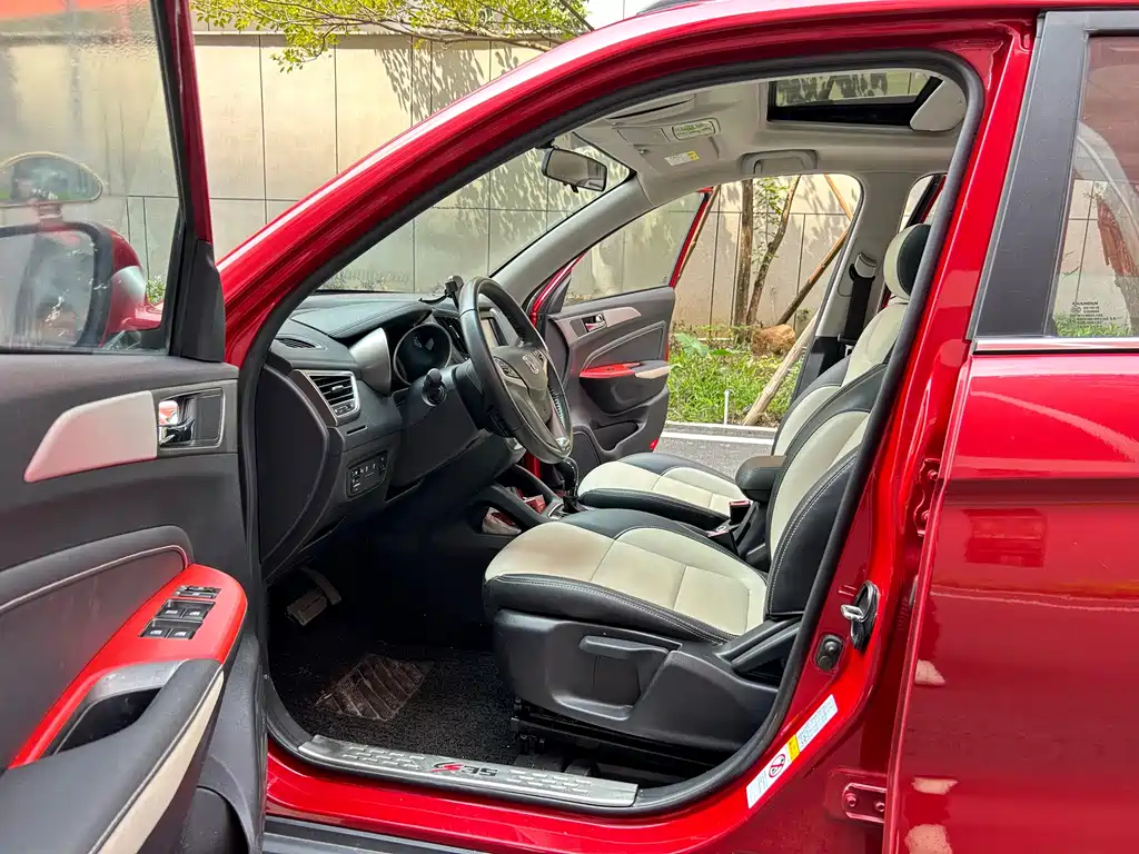 Changan CS35 1.6 L Auto Luxury