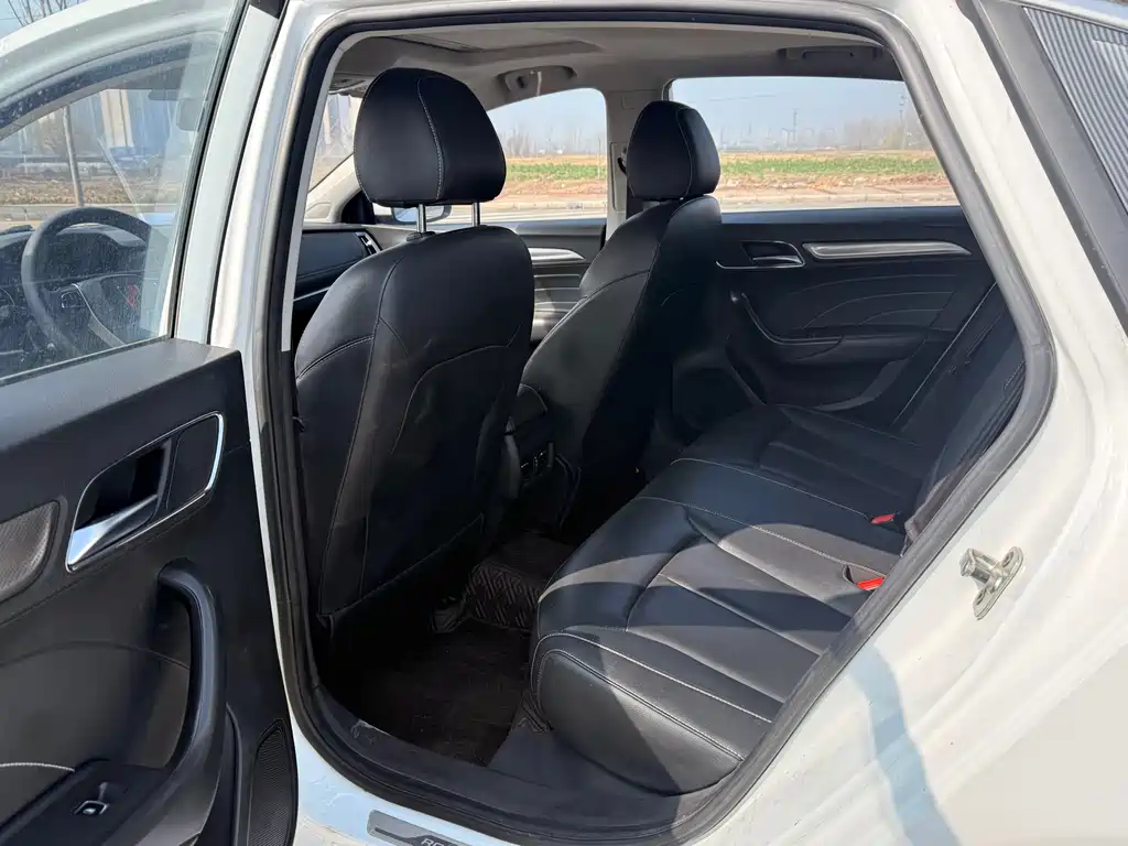 Roewe i6 Classic PLUS 1.6 L CVT 4 G Connected Glory Supreme