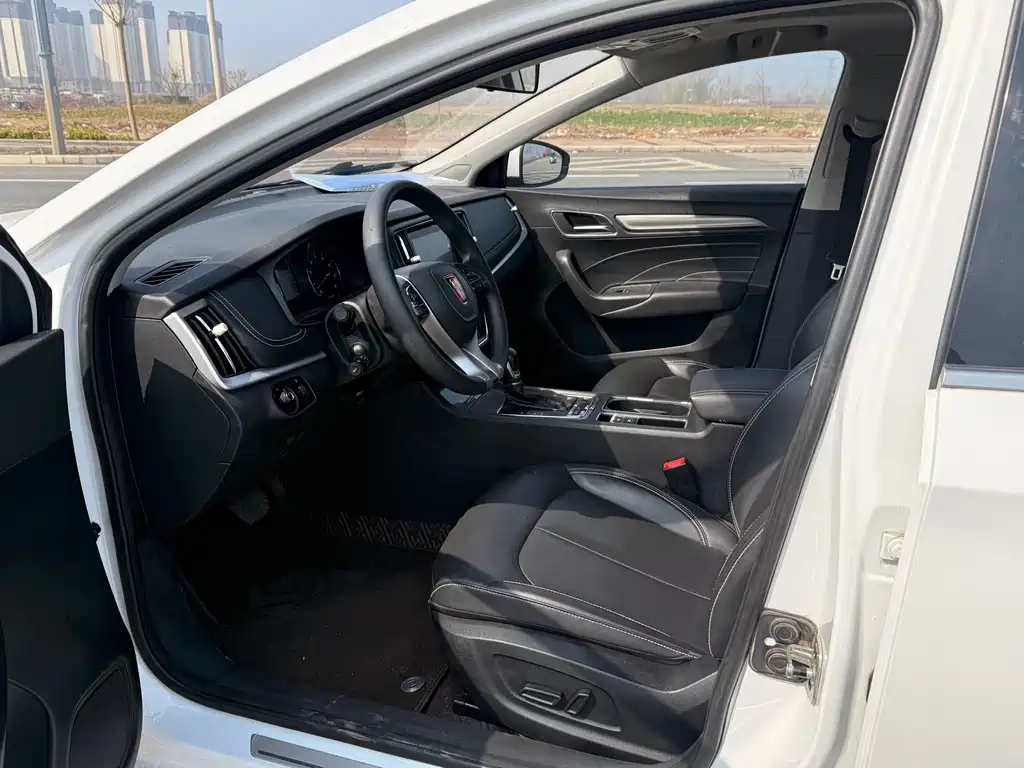 Roewe i6 Classic PLUS 1.6 L CVT 4 G Connected Glory Supreme