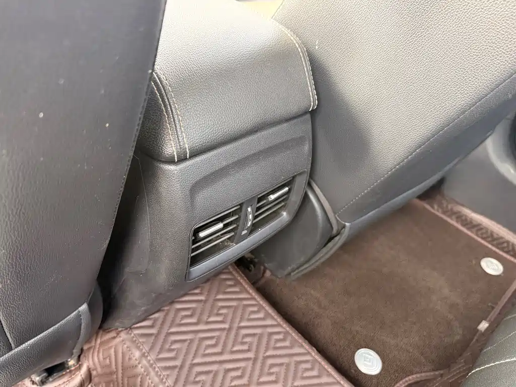 Roewe i6 Classic PLUS 1.6 L CVT 4 G Connected Glory Supreme
