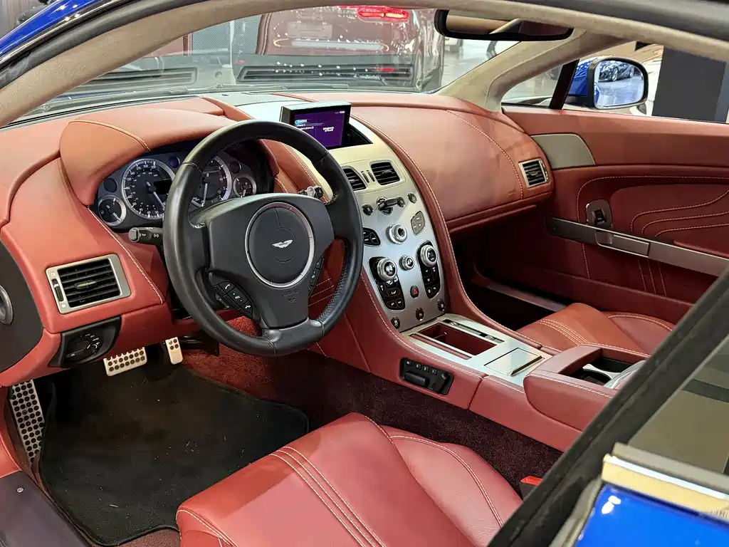 V8 Vantage 4.7 L Coupe
