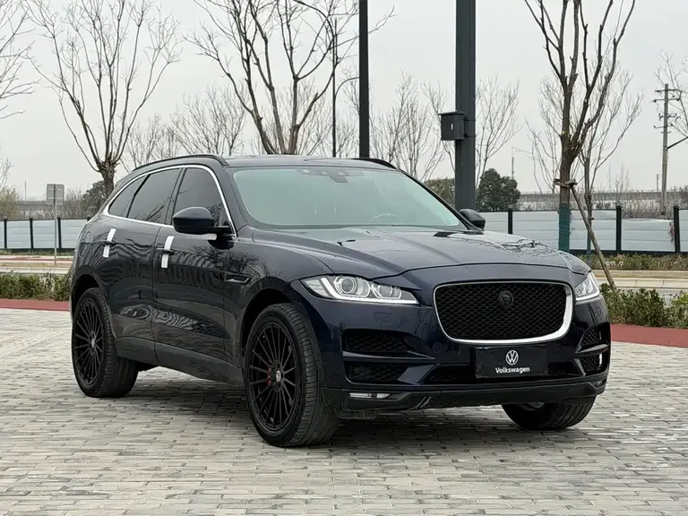 Jaguar F-PACE 2.0 T 4 WD Urban Premium