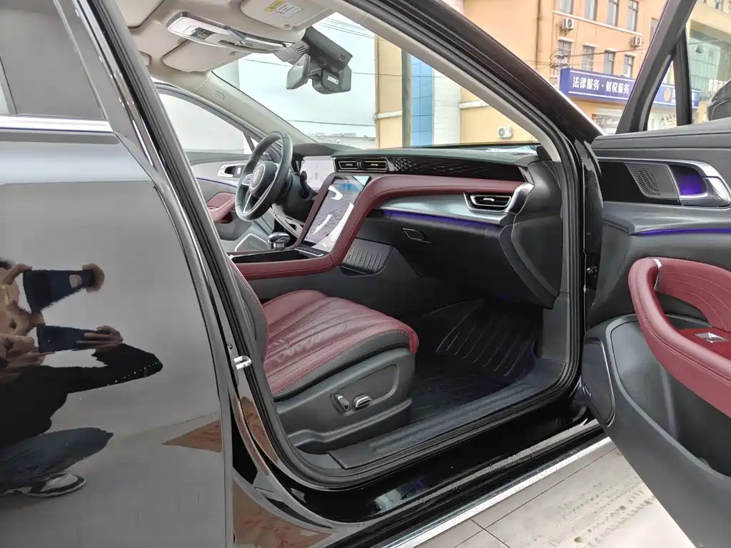 Hongqi H5 2.0 T Auto Connected Flagship Enjoyment
