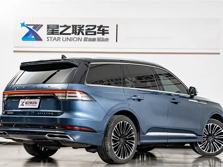 Aviator 3.0 T V6 4 WD President