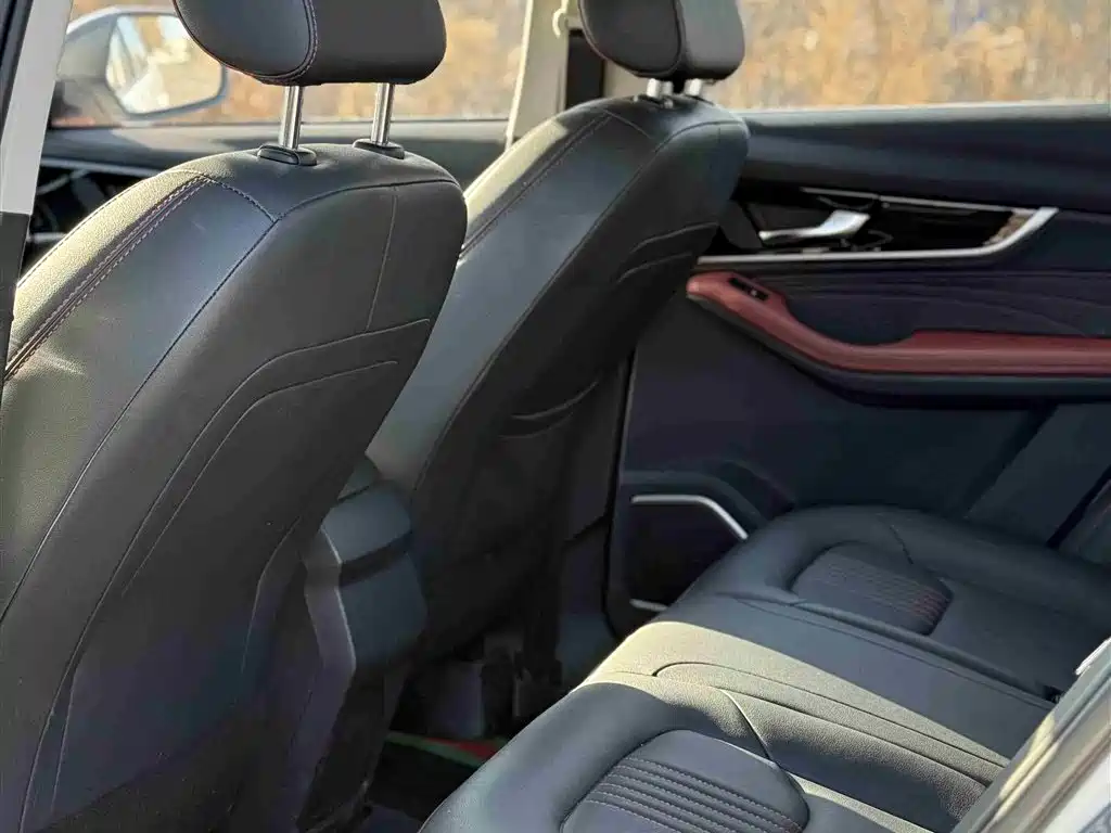 Besturn T33 1.2 T DCT Connected Smart Enjoyment