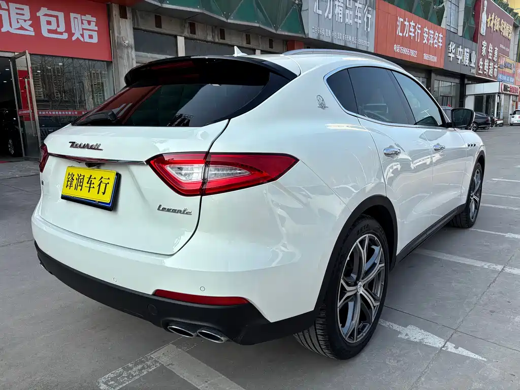 Levante 3.0 T Standard