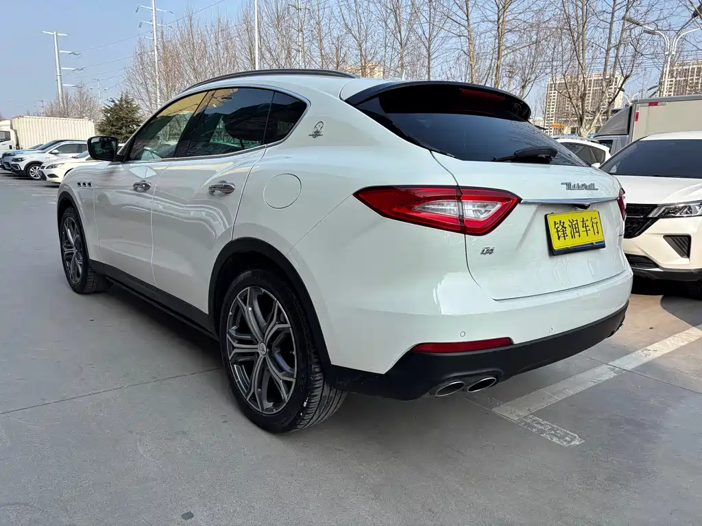 Levante 3.0 T Standard