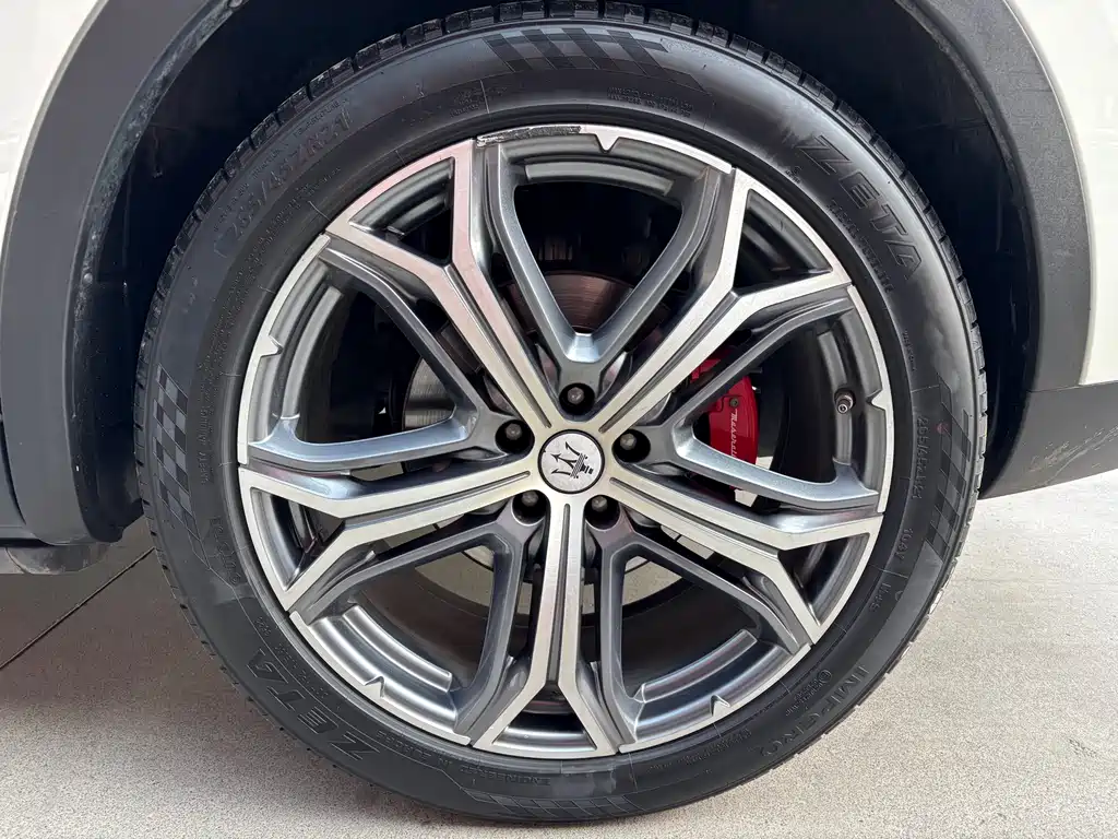 Levante 3.0 T Standard