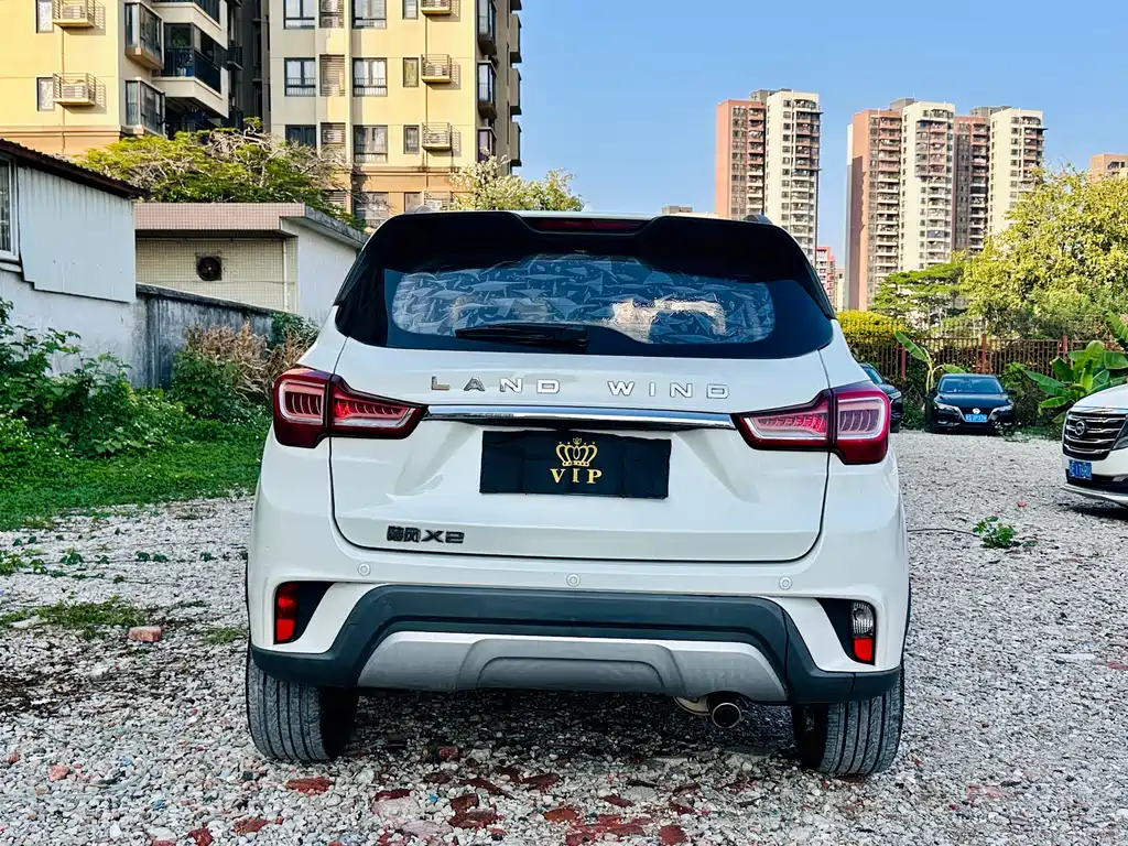 Landwind X2 1.6 L Auto Sharp