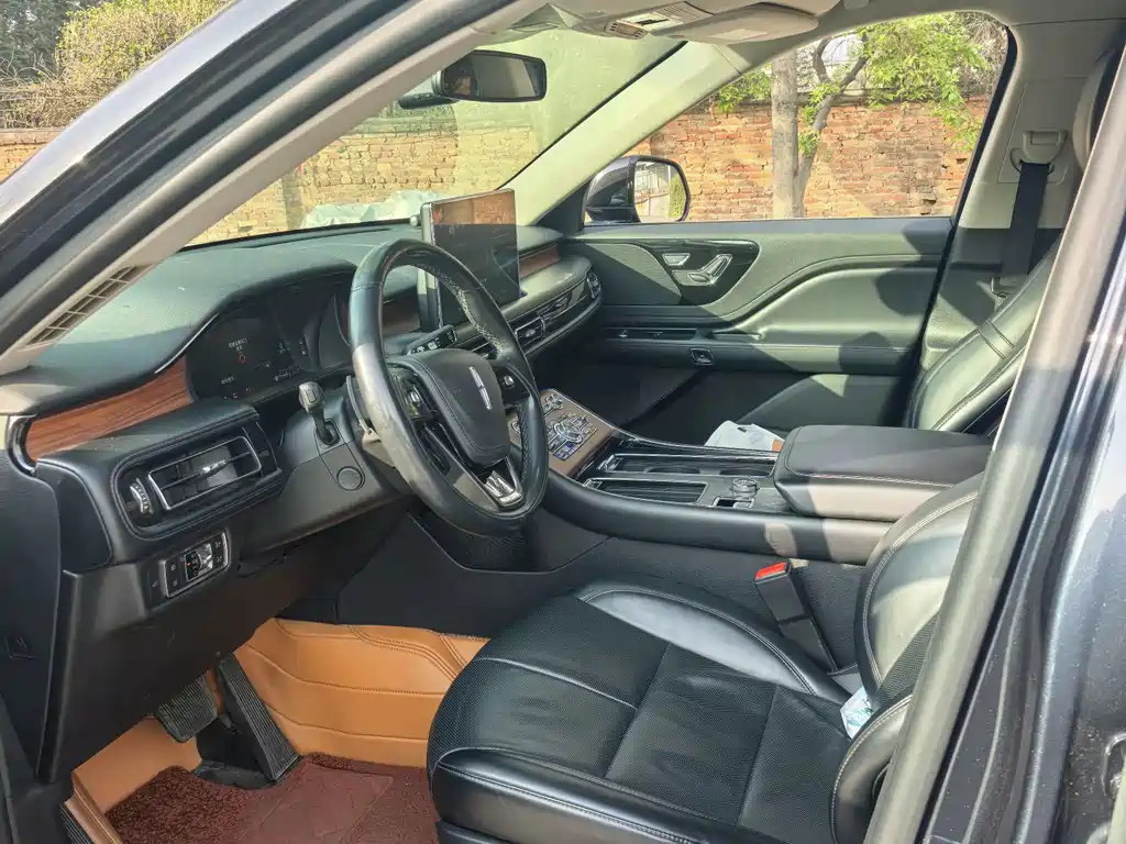 Aviator 3.0 T V6 4 WD Premium