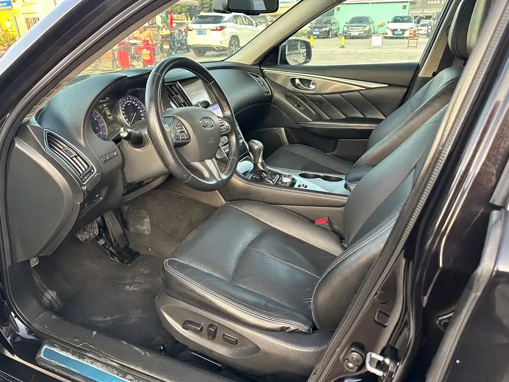 Infiniti Q50 L 2.0 T Joy