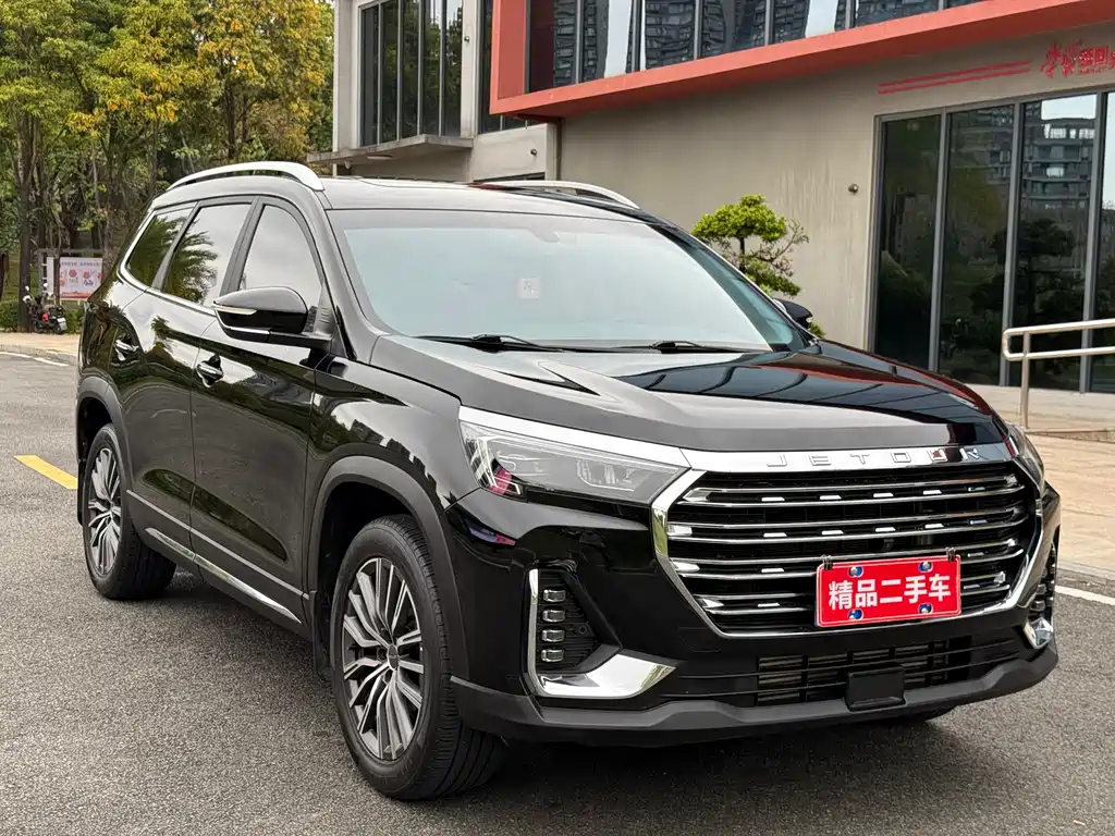 Jetour X90 PLUS 1.6 TD DCT Villa 5-seat