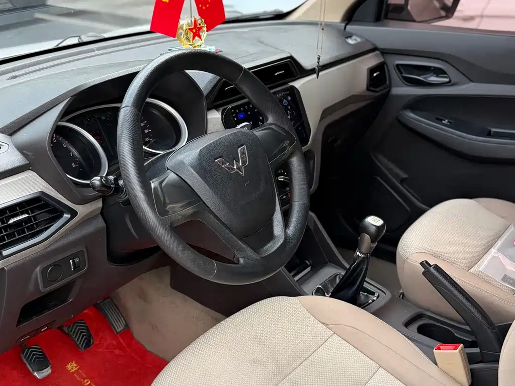 Wuling Hongguang 1.5 L S Basic CN-VI LAR