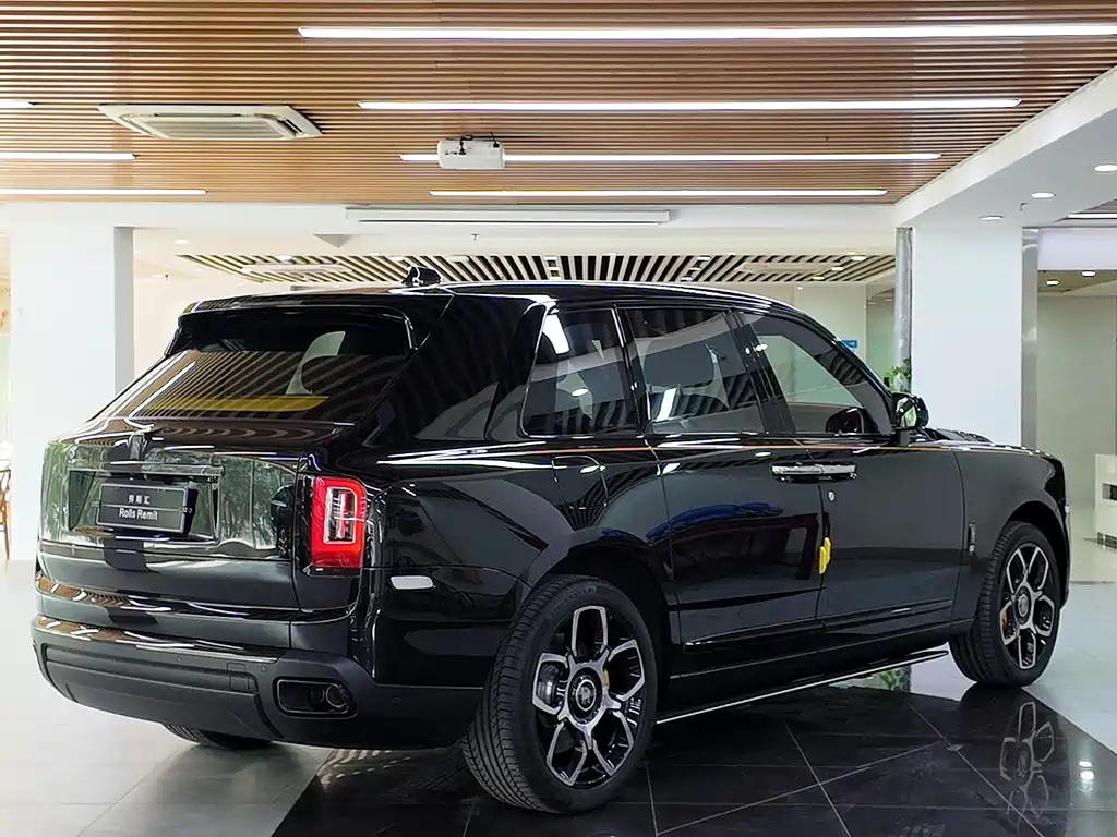 Cullinan Black Badge