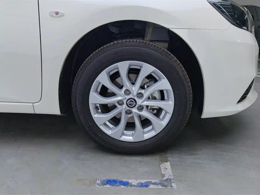 Sylphy Facelift III Classic 1.6 XE CVT Comfort