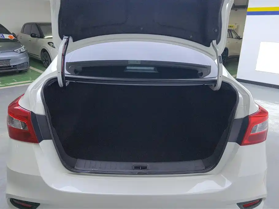 Sylphy Facelift III Classic 1.6 XE CVT Comfort