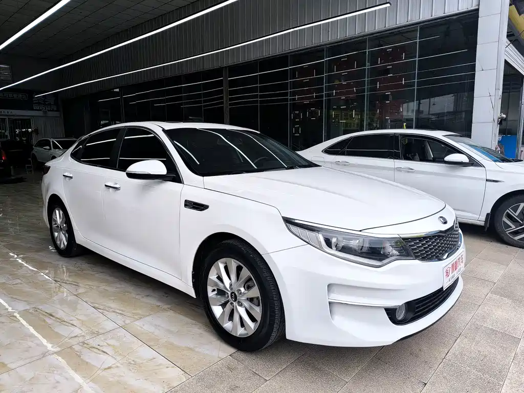 Kia K5 2.0 L Auto GLS