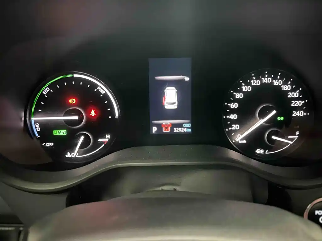 Granvia 2.5 L Hybrid Luxury