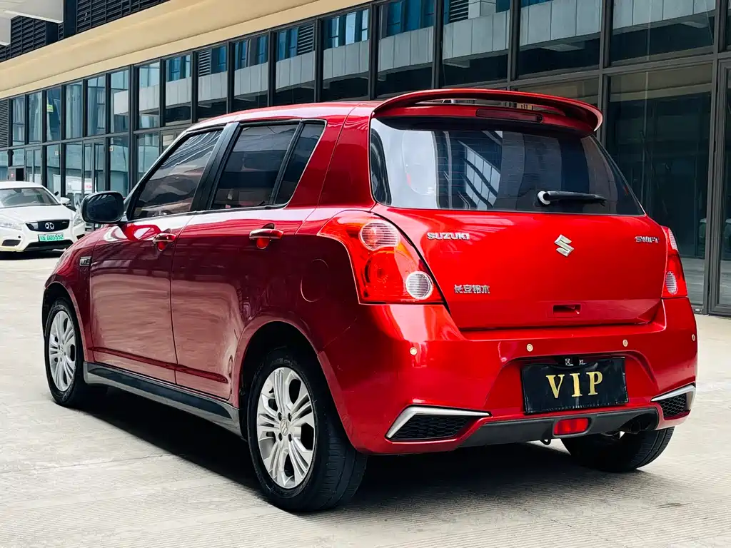 Swift 1.5 L Auto Standard
