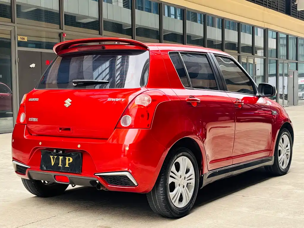 Swift 1.5 L Auto Standard