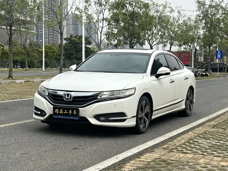 Honda Spirior 2.4 L Honor Shine