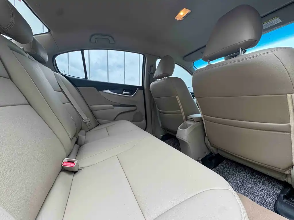 Crider 1.8 L CVT Comfort