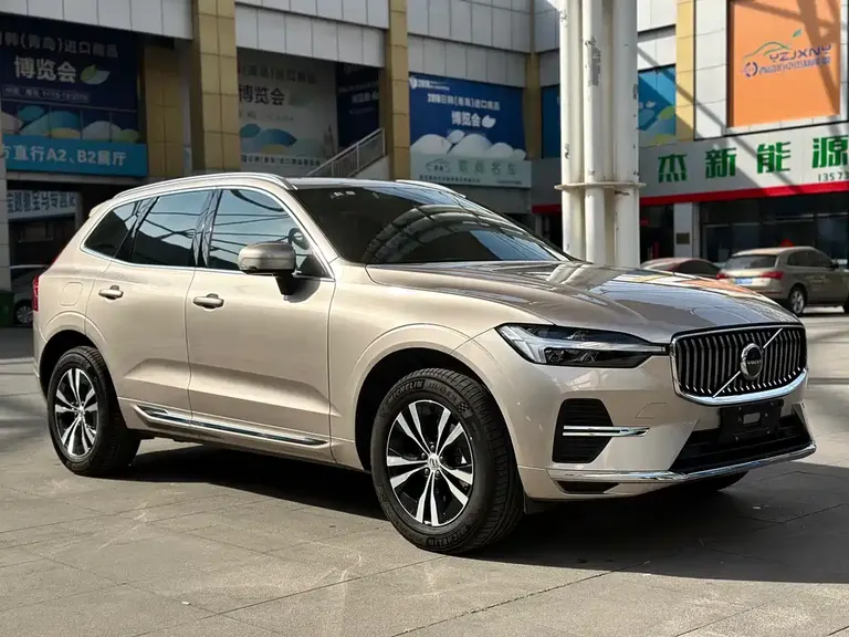 Volvo XC60 B5 4 WD Smart Ease Luxury