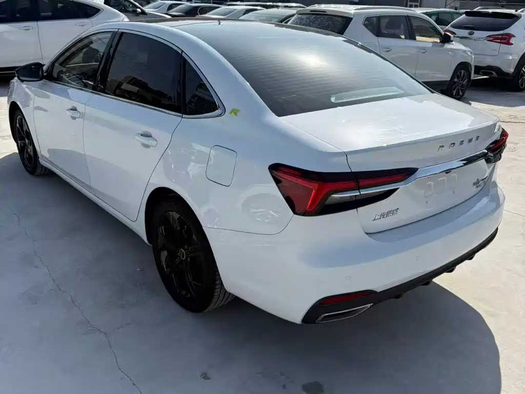 Roewe i6 MAX NEV 1.5 T PHEV Cool Sky