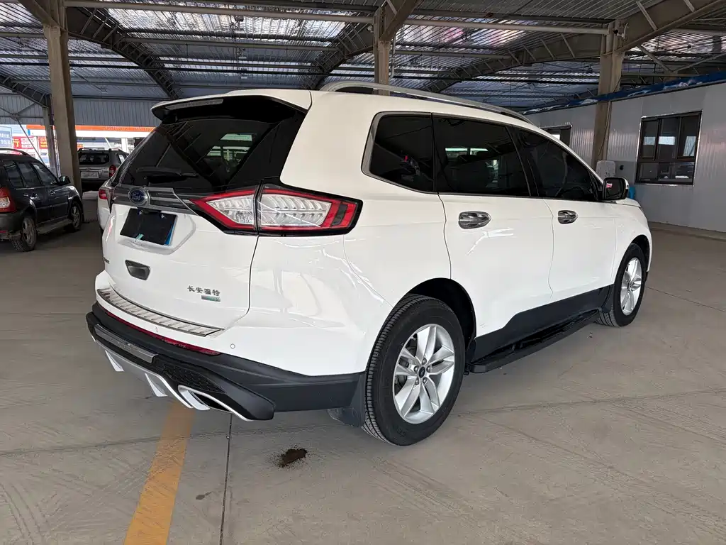 Edge EcoBoost 245 2 WD Grand Sharp 7-seat