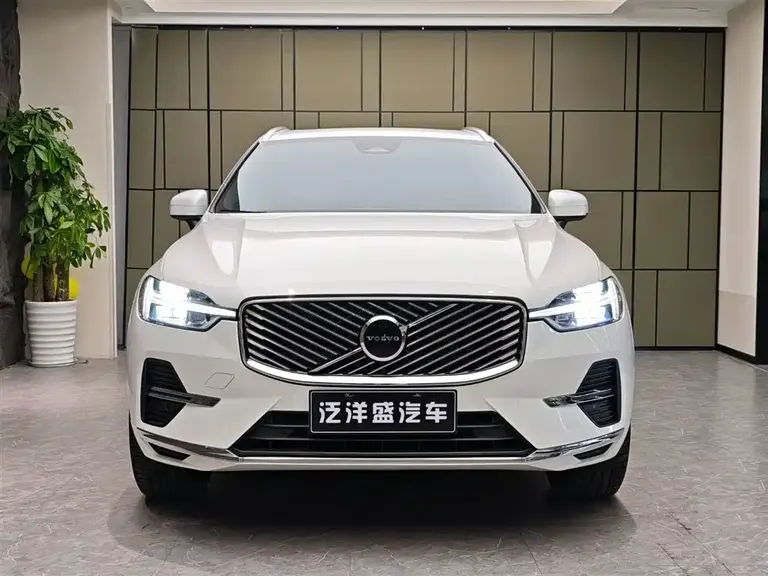Volvo XC60 B5 4 WD Smart Ease Luxury