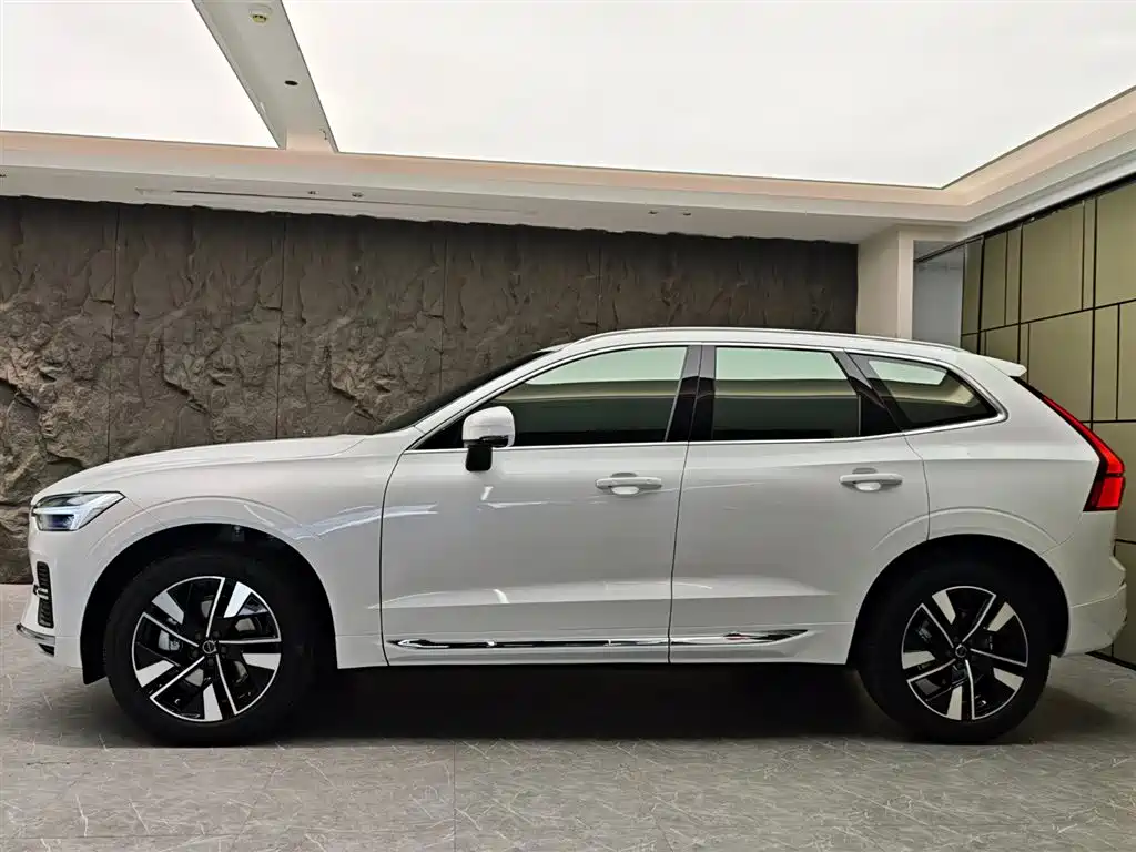 Volvo XC60 B5 4 WD Smart Ease Luxury