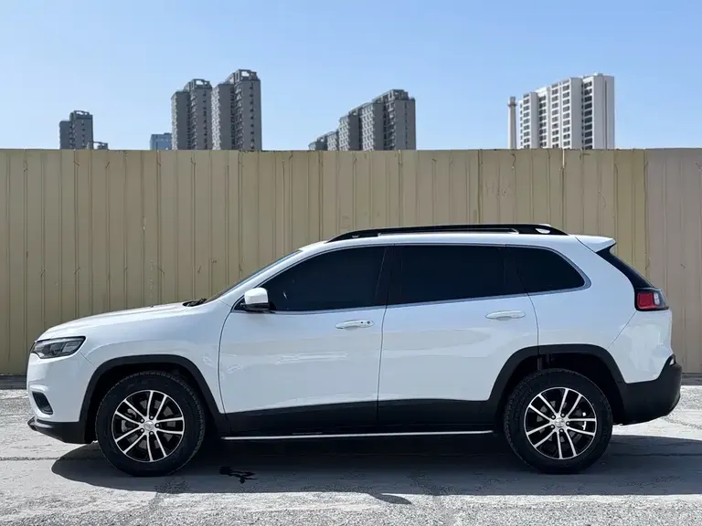 Jeep Cherokee 2.0 T 2 WD Smart Enjoyment CN-V