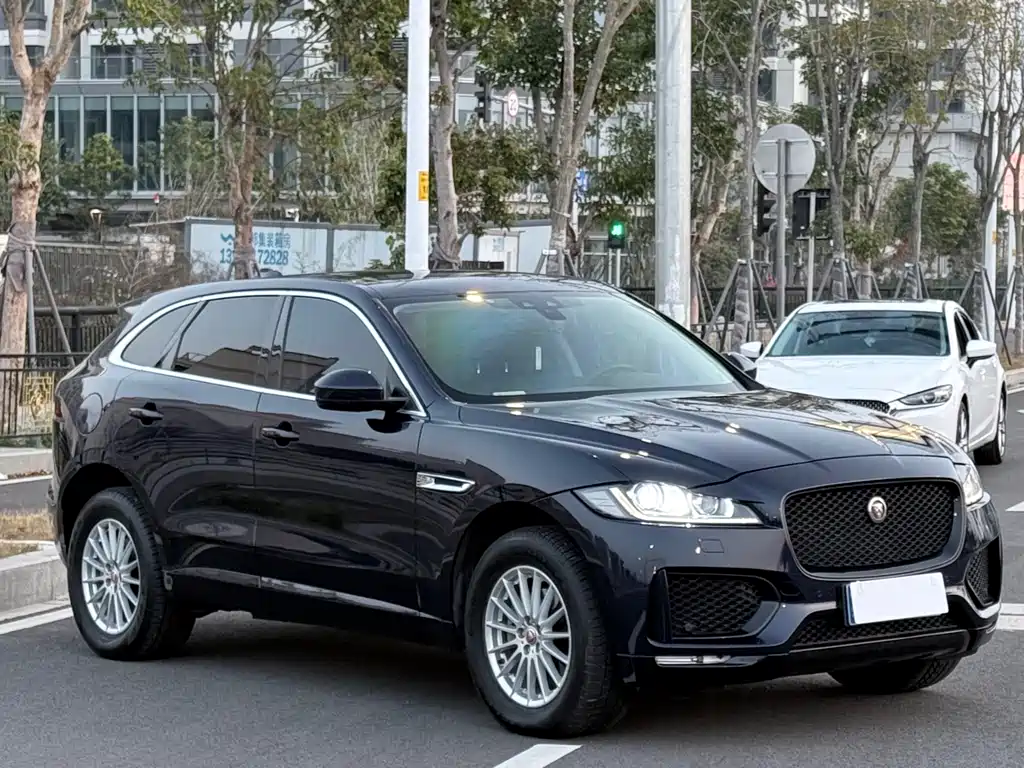 Jaguar F-PACE 2.0 T Urban Premium