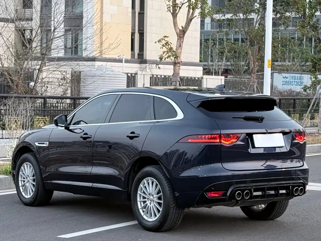 Jaguar F-PACE 2.0 T Urban Premium
