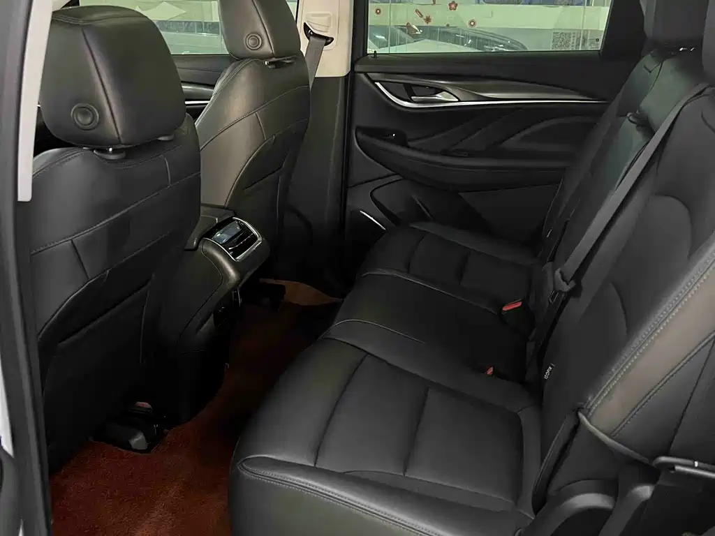 Enclave 28 T 2 WD Luxury