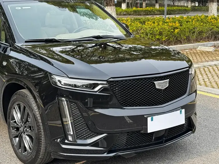Cadillac XT6 2.0 T 6-seat 4 WD Platinum Executive Black Label