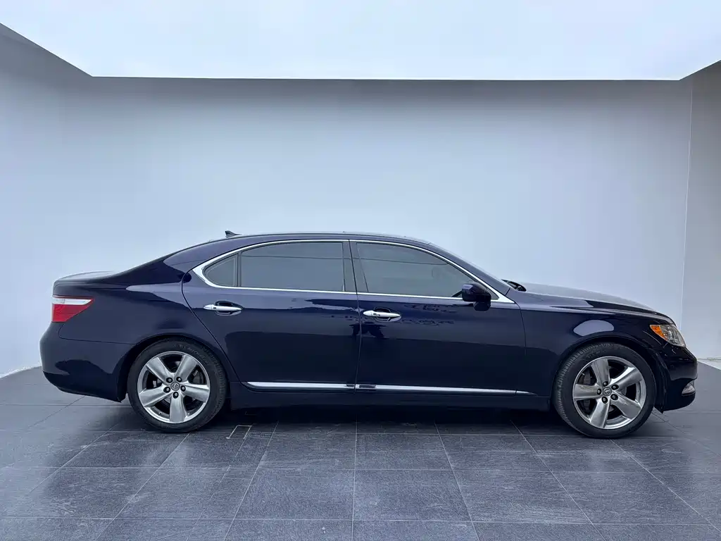 Lexus LS 460 L