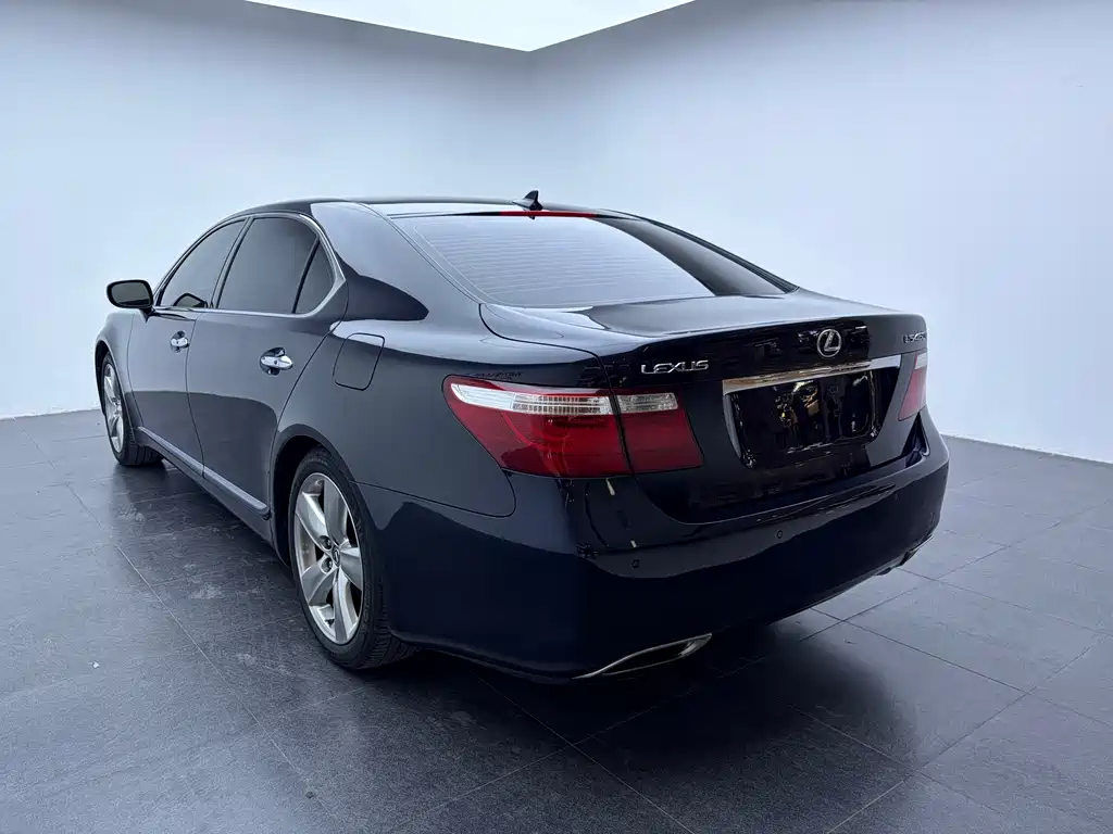 Lexus LS 460 L