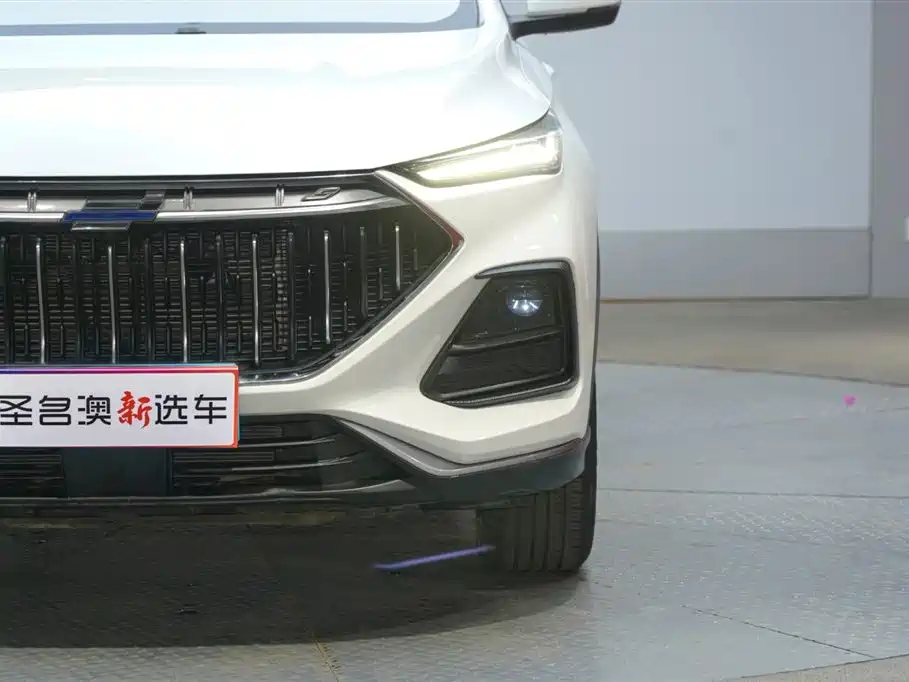 Changan Oshan X5 1.6 L CVT Distinguished