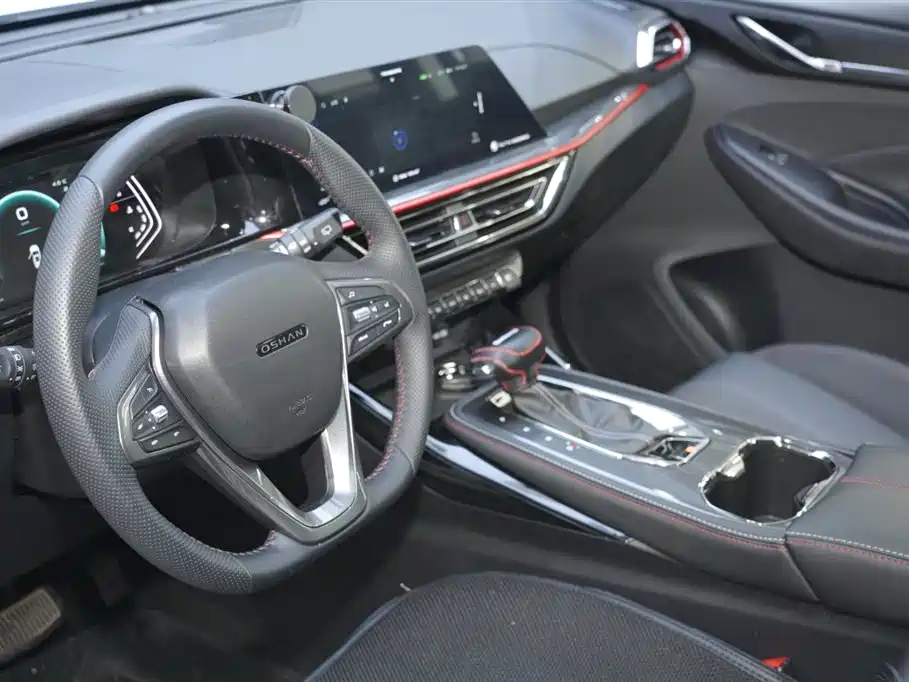 Changan Oshan X5 1.6 L CVT Distinguished