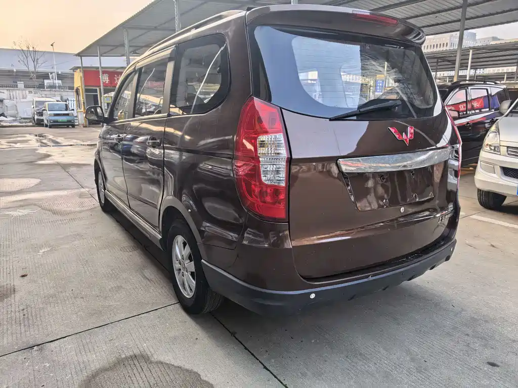 Wuling Hongguang 1.2 L S Comfort CN-IV