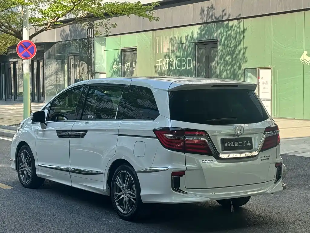 Elysion 2.0 L Hybrid Luxury