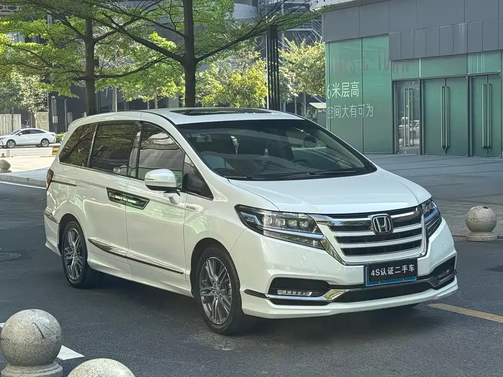 Elysion 2.0 L Hybrid Luxury