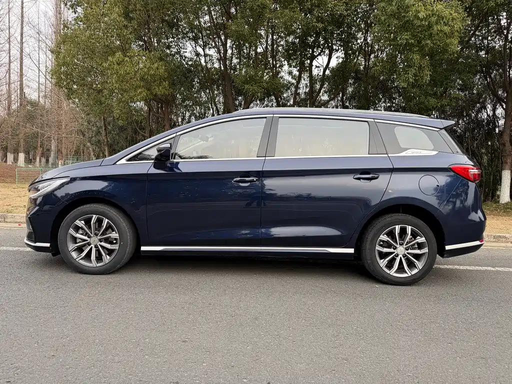 Song MAX Upgraded 1.5 T Auto Distinguished 7-seat