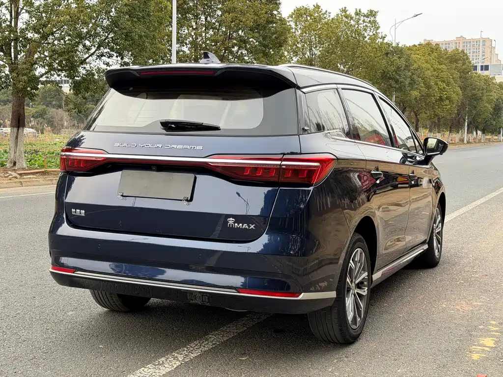 Song MAX Upgraded 1.5 T Auto Distinguished 7-seat